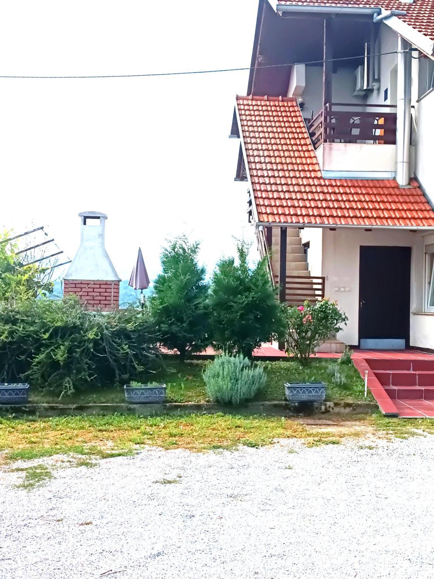Apartment Rea Zabok A2-3km Kültér fotó